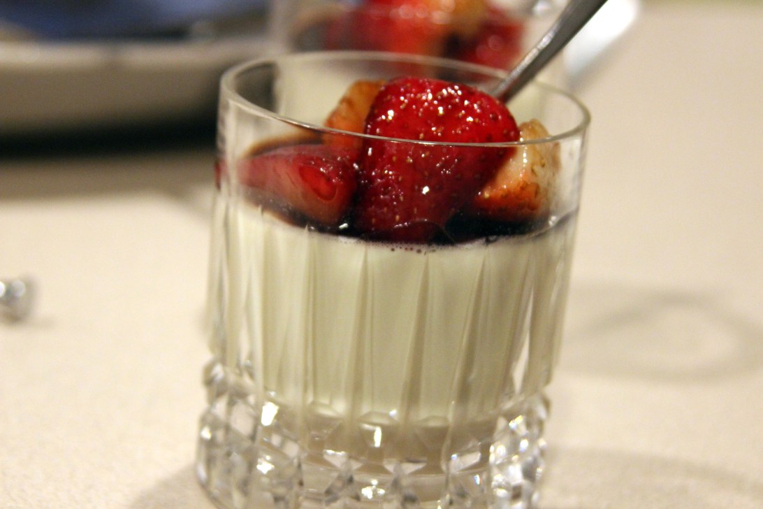panna cotta with strawberry sauce
