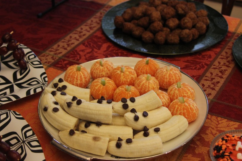 Lovely mandarin pumpkins and cute banana ghosts